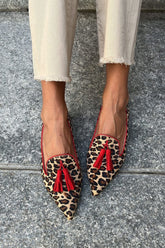 Stylish Leopard Print Flats for Women with Tassel Detail Pointed Toe Style