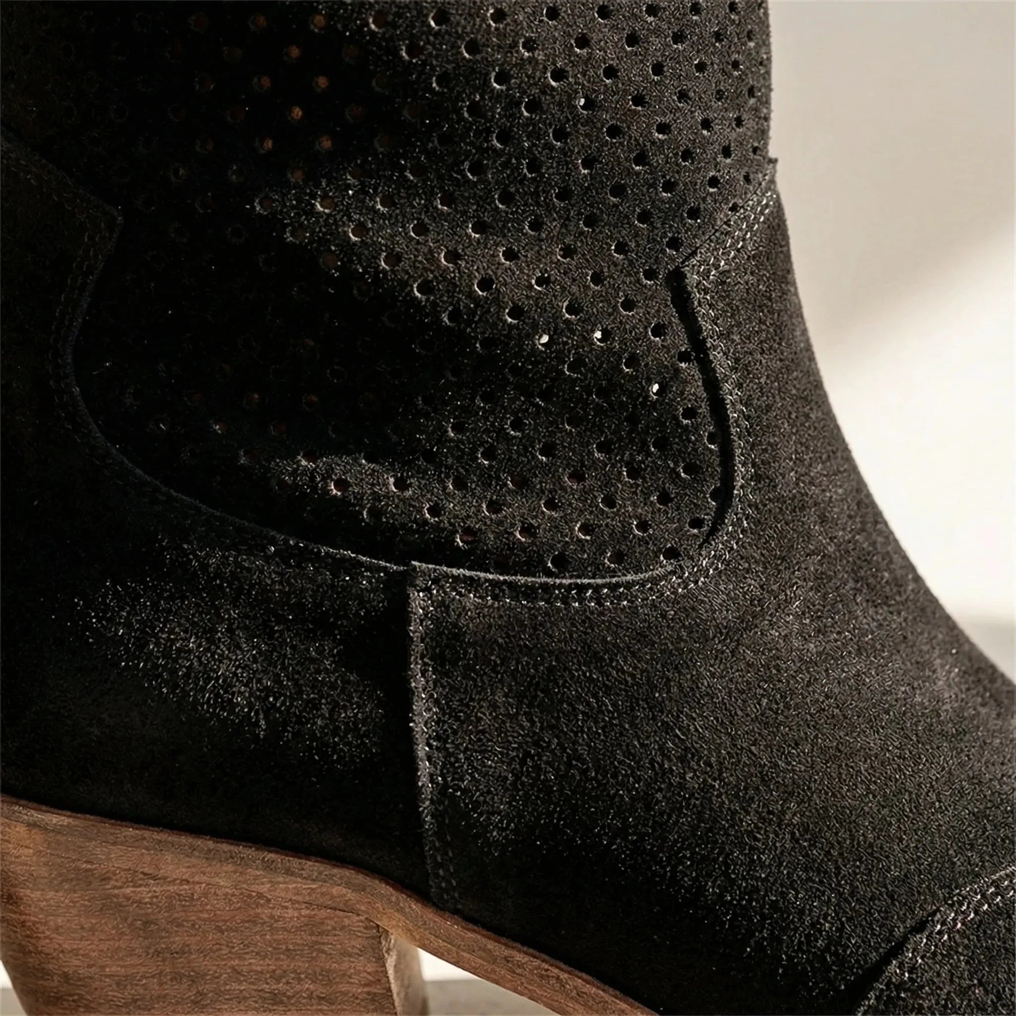 Women's Western Cowgirl Boots Faux Suede Mid-Calf Pointed Toe Stacked Heel Pull-On Cowboy