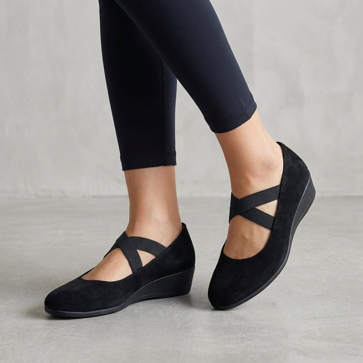 Comfortable Leather Flats for Women with Round Toe Cross Strap Slip On Wedge Comfort Style