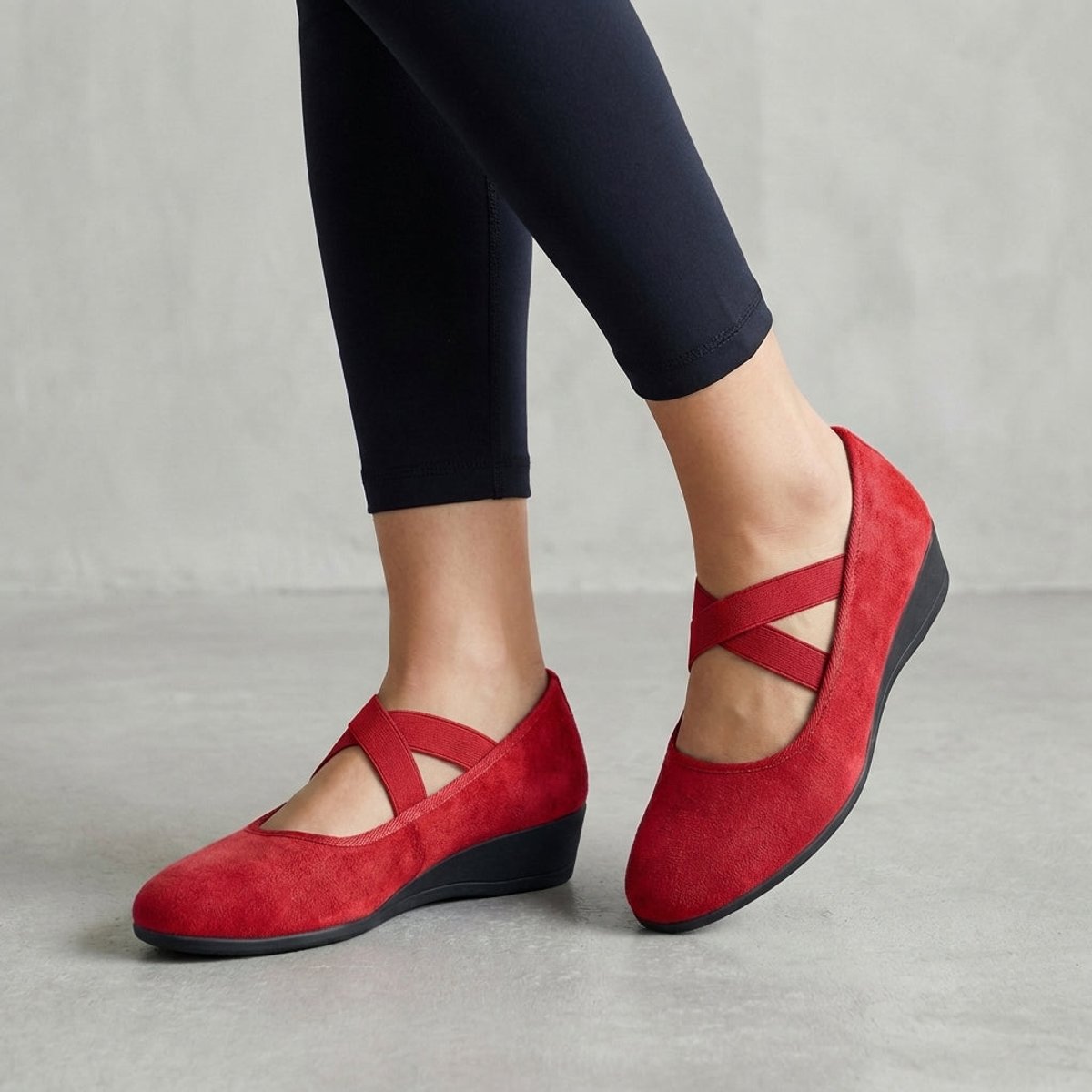 Comfortable Leather Flats for Women with Round Toe Cross Strap Slip On Wedge Comfort Style