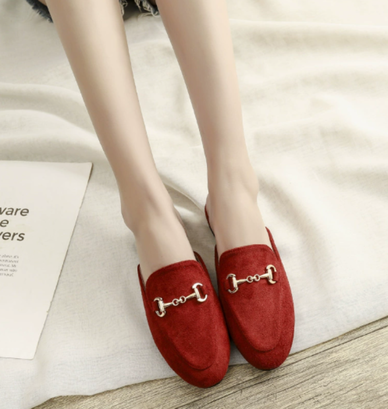 Comfortable Leather Mules for Women with Pointed Toe Chain Buckle Slip On Flat Loafer Style