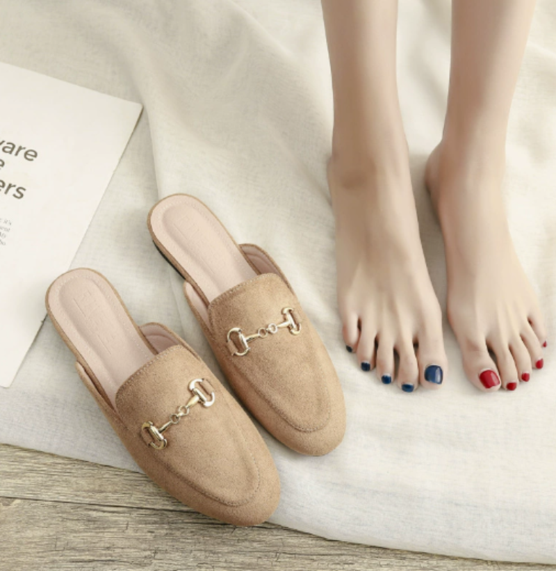 Comfortable Leather Mules for Women with Pointed Toe Chain Buckle Slip On Flat Loafer Style